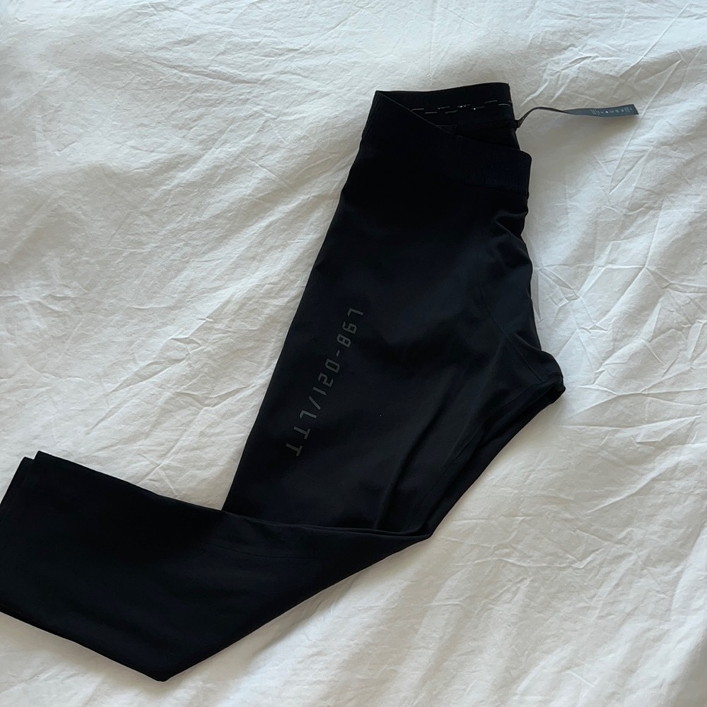 License to Train Tight 21"